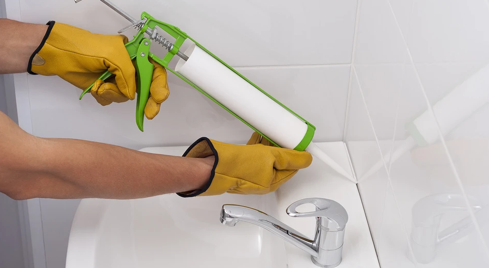 Caulk / Silicone Replacement
